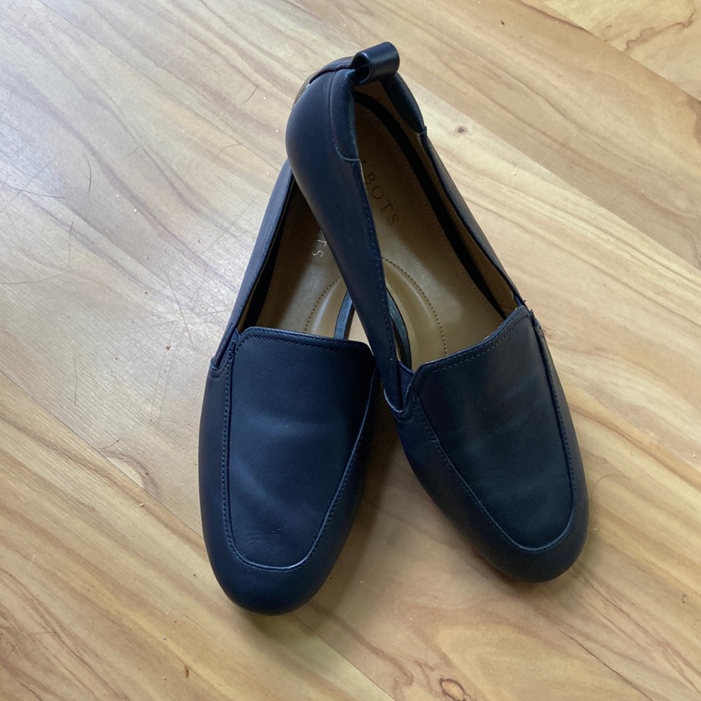New, without tags/ box, Talbots Blue Leather Flats